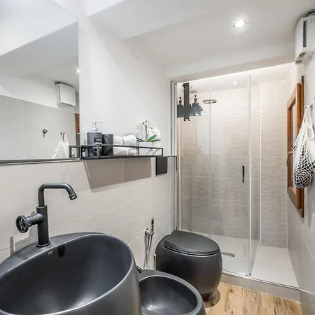 Design In Centro A Modena, Pass Parcheggio Incluso, Ciao Bella Appartement Modène