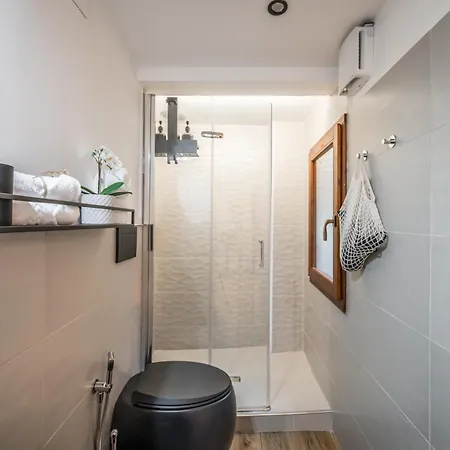 Apartamento Design In Centro A Modena, Pass Parcheggio Incluso, Ciao Bella