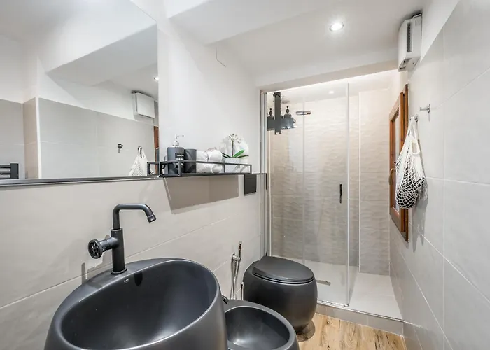 Design In Centro A Modena, Pass Parcheggio Incluso, Ciao Bella Διαμέρισμα Μόντενα